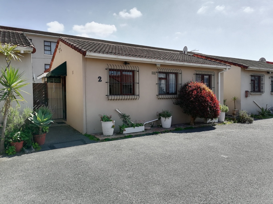 2 Bedroom Property for Sale in Grassy Park Western Cape